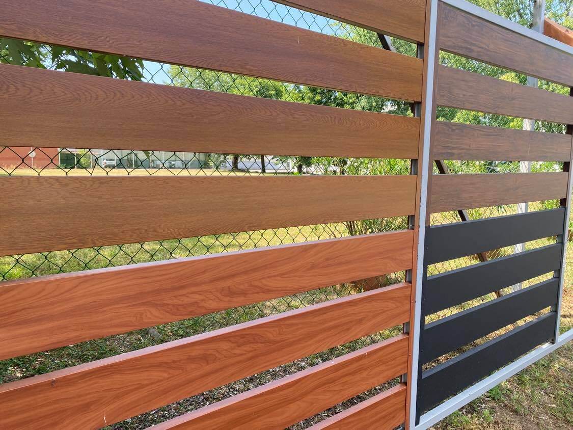 Kerítéselem "C" profil / 160mm szélesség / 1250mm hosszúság / RAL 3005 - matt bordó