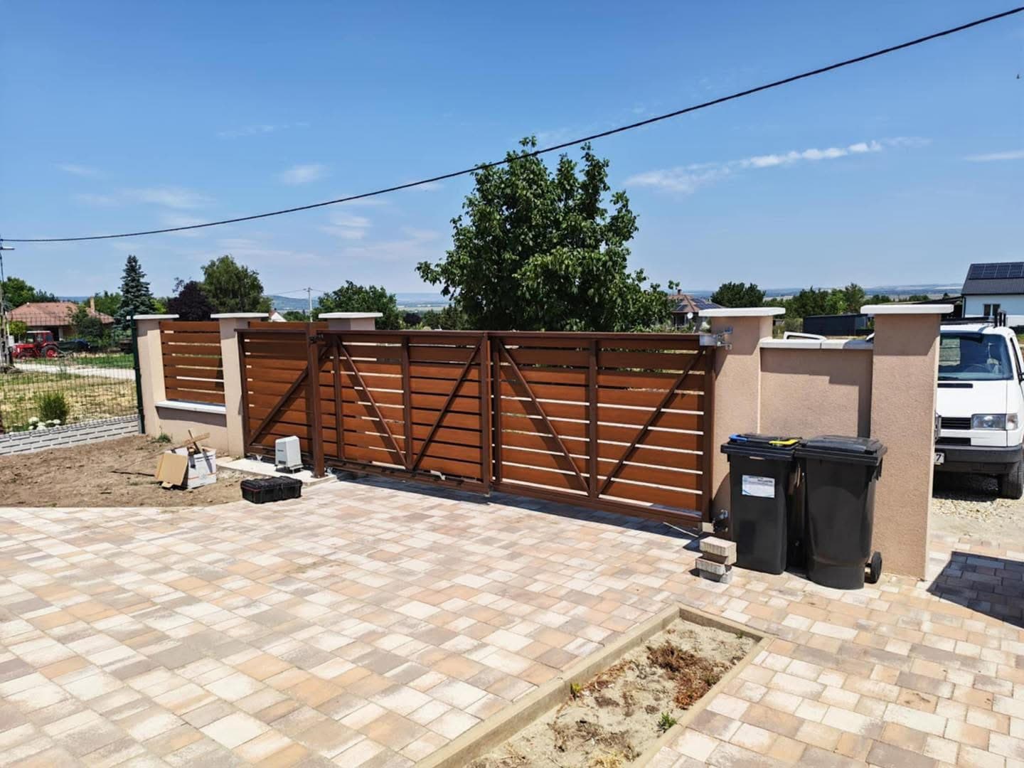 Aranytölgy Kerítéselem zárt profil