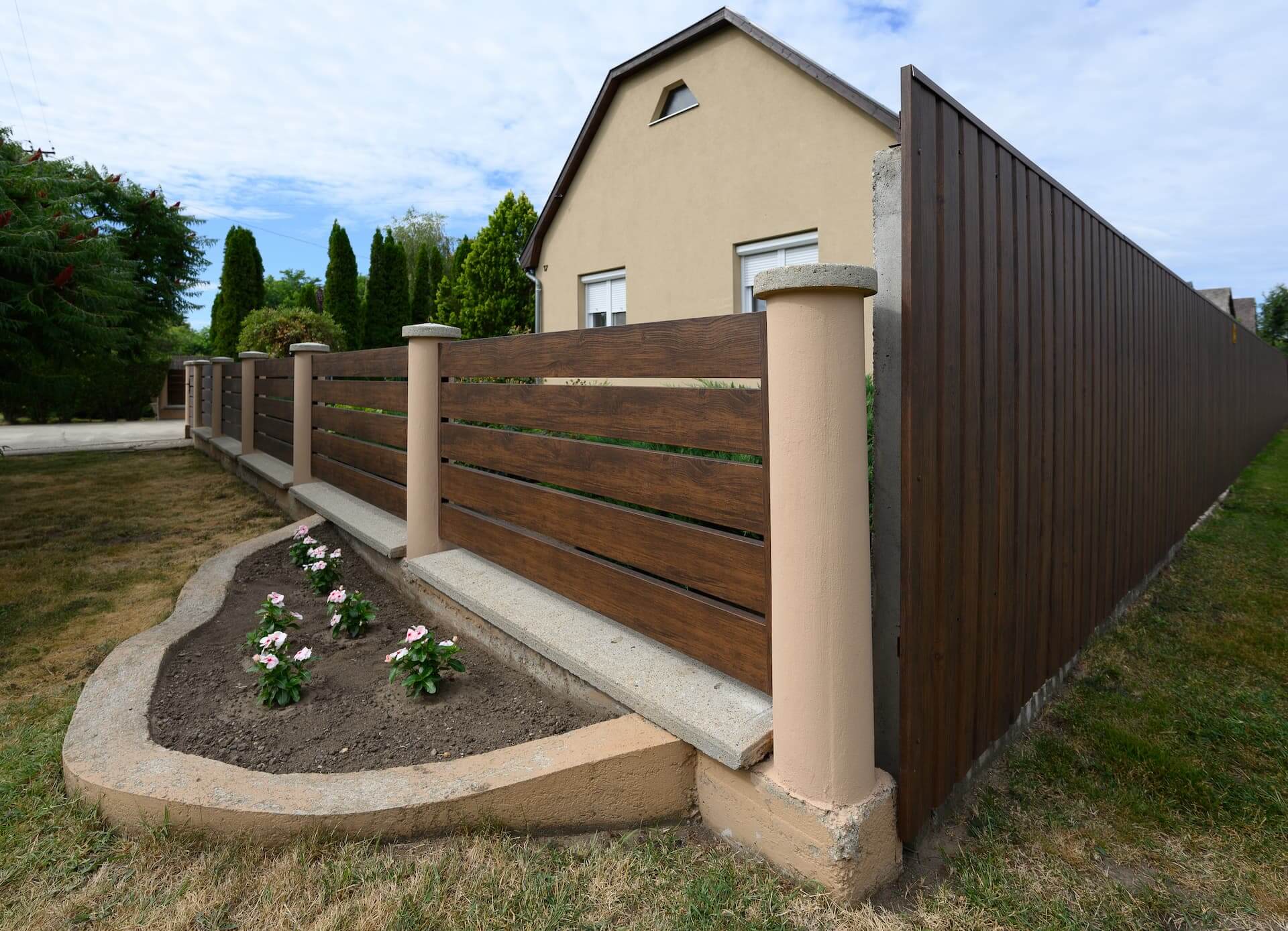 DIÓ Kerítéselem zárt profil