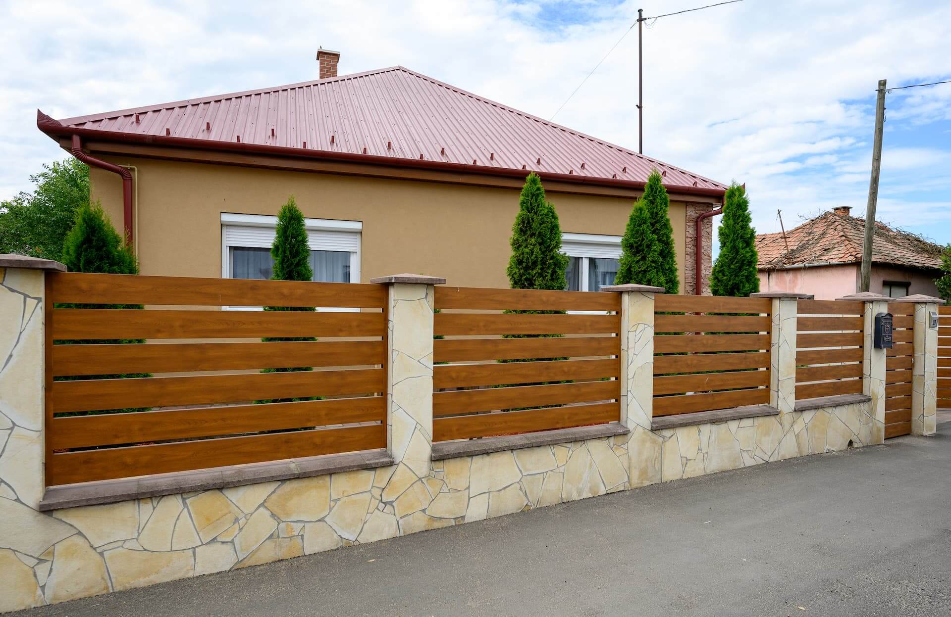 Aranytölgy Kerítéselem zárt profil