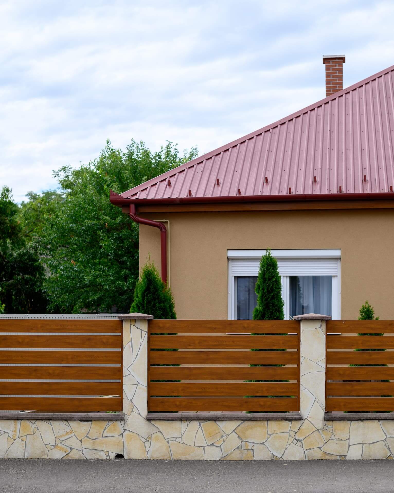 Aranytölgy Kerítéselem zárt profil