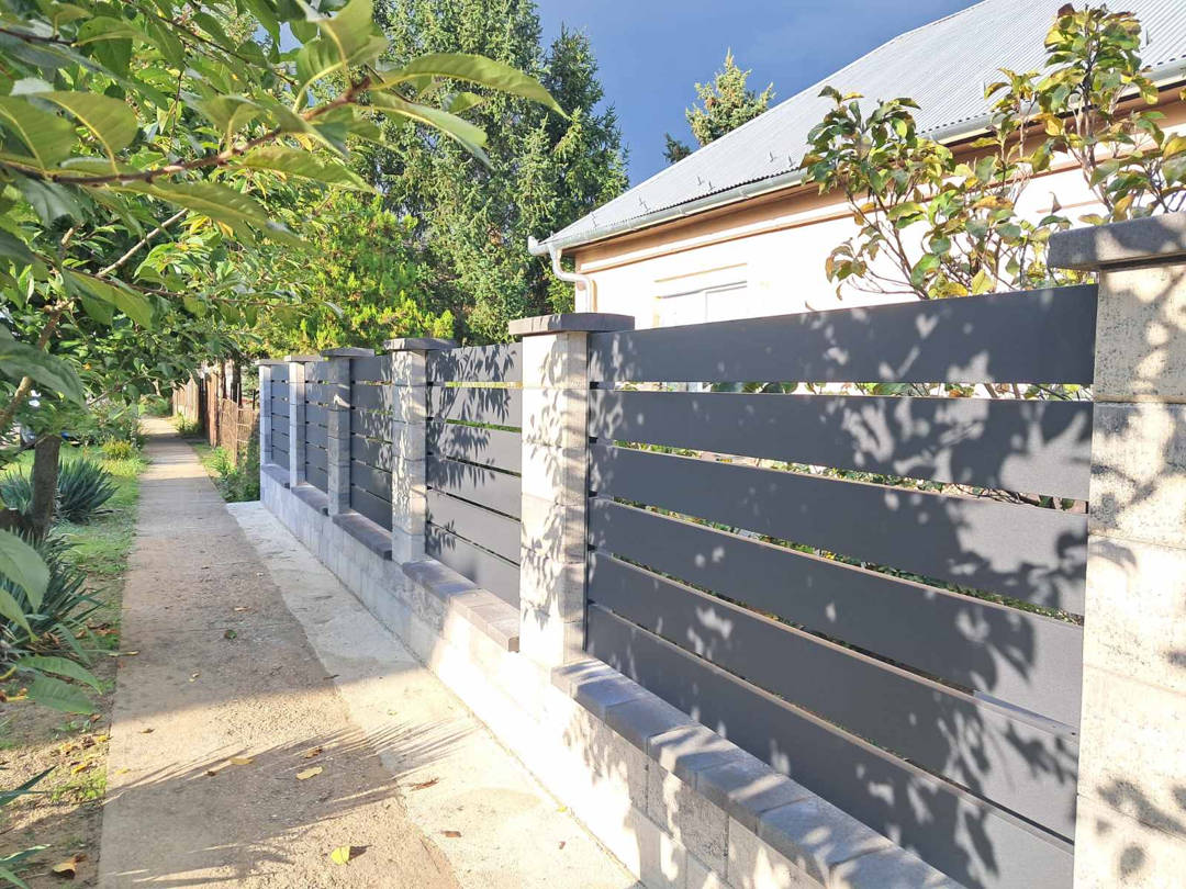 RAL 7016 matt Kerítéselem zárt profil