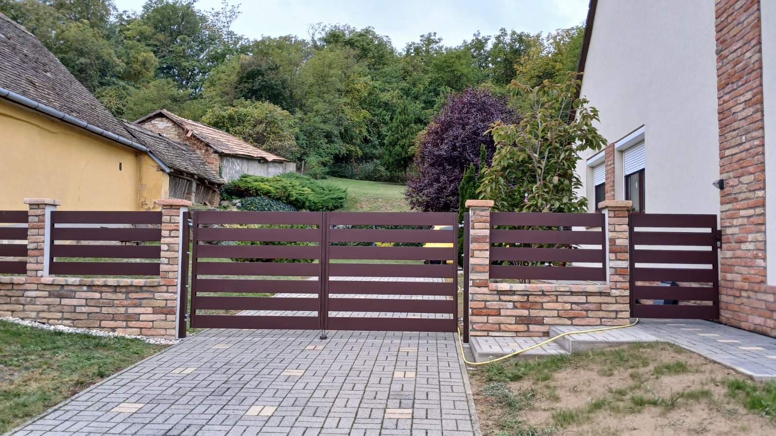 RAL 8017 matt Kerítéselem zárt profil