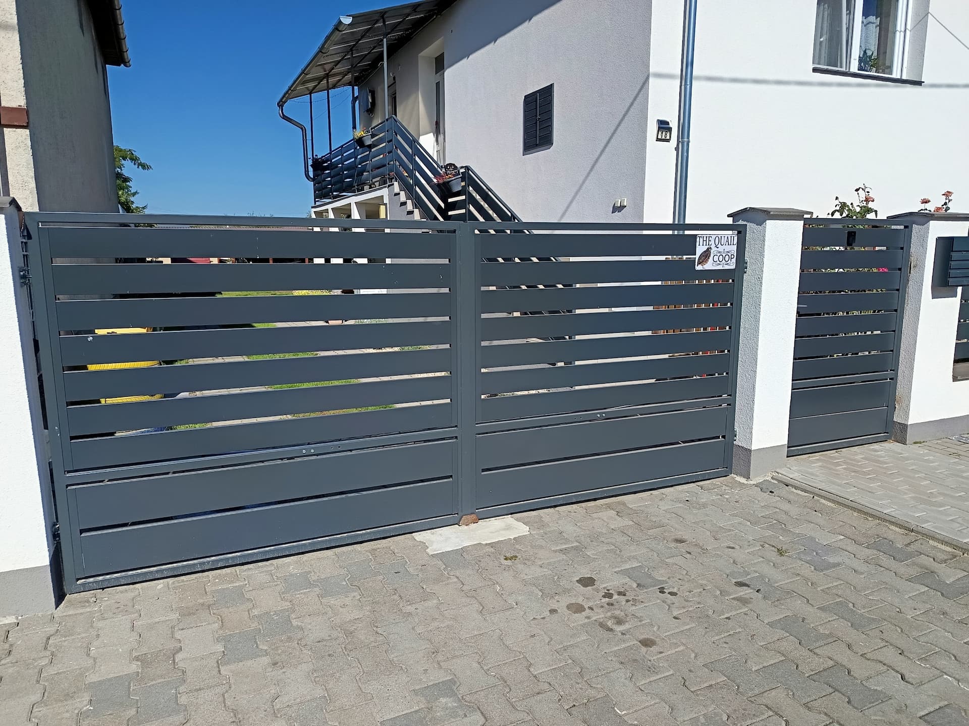 RAL 7016 2 oldalas Kerítéselem "C" profil